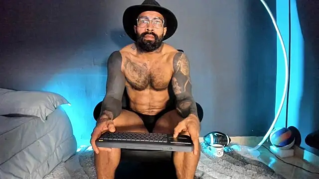 Snapshot of Brock_hurn1 chatting on March 12, 2025, 2:45 pm Brock hurn1 online show from March 12, 2025, 2:45 pm