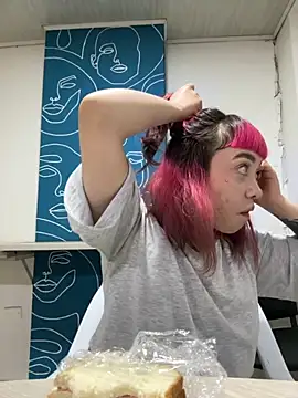 GigiVolkova online show from November 30, 2025, 11:05 pm