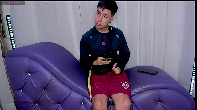 Yourslust  online show from December 1, 2025, 1:45 pm