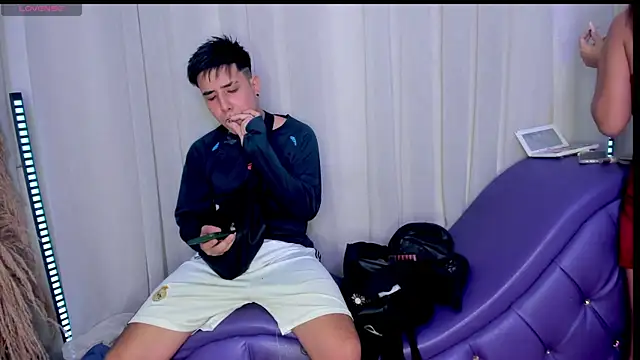 Yourslust  online show from November 29, 2025, 7:47 pm