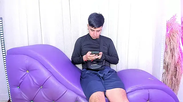 Yourslust  online show from February 5, 2026, 12:45 pm