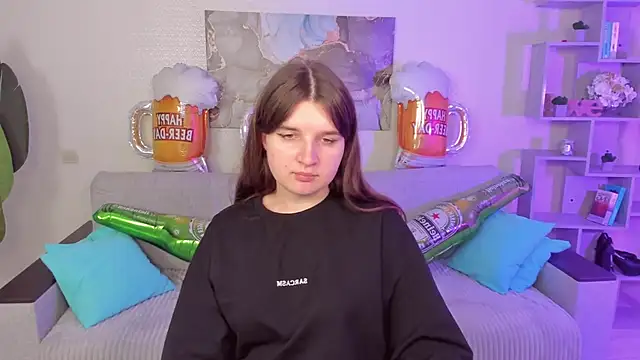 Snapshot of BonneyLove chatting on October 3, 2025, 10:11 pm BonneyLove online show from October 3, 2025, 10:11 pm