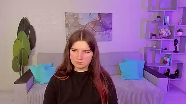 BonneyLove online show from December 15, 2025, 6:36 pm