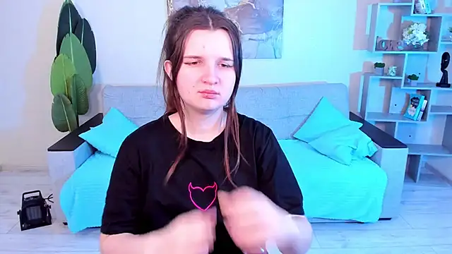 Snapshot of BonneyLove chatting on March 2, 2025, 10:23 pm BonneyLove online show from March 2, 2025, 10:23 pm