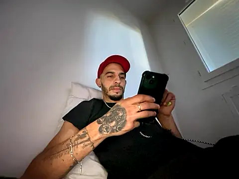 Rebeu313 online show from November 27, 2025, 9:21 am