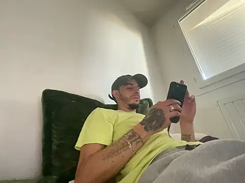 Snapshot of Rebeu313 chatting on January 15, 2026, 11:13 am Rebeu313 online show from January 15, 2026, 11:13 am