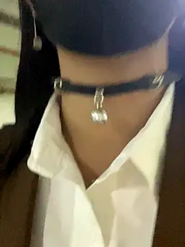 Snapshot of AwakeSubtitle chatting on October 4, 2025, 10:50 am AwakeSubtitle online show from October 4, 2025, 10:50 am