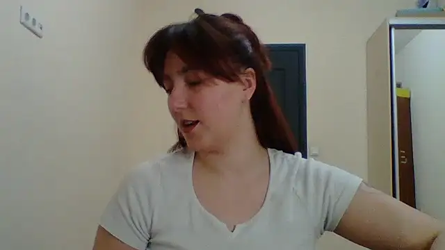 Snapshot of MiaStika chatting on March 20, 2025, 5:47 pm MiaStika online show from March 20, 2025, 5:47 pm