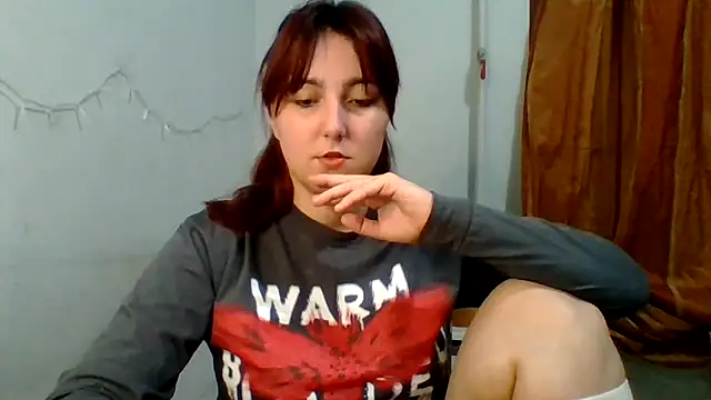 Snapshot of MiaStika chatting on October 4, 2025, 4:52 pm MiaStika online show from October 4, 2025, 4:52 pm