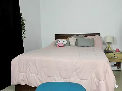 Snapshot of sally_smiling chatting on February 12, 2026, 11:32 am sally smiling online show from February 12, 2026, 11:32 am