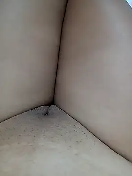 Snapshot of Khaleyssi chatting on January 10, 2025, 5:05 am Khaleyssi online show from January 10, 2025, 5:05 am