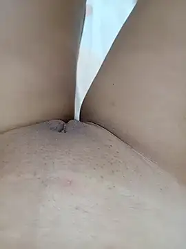 Snapshot of Khaleyssi chatting on December 28, 2024, 5:33 am Khaleyssi online show from December 28, 2024, 5:33 am