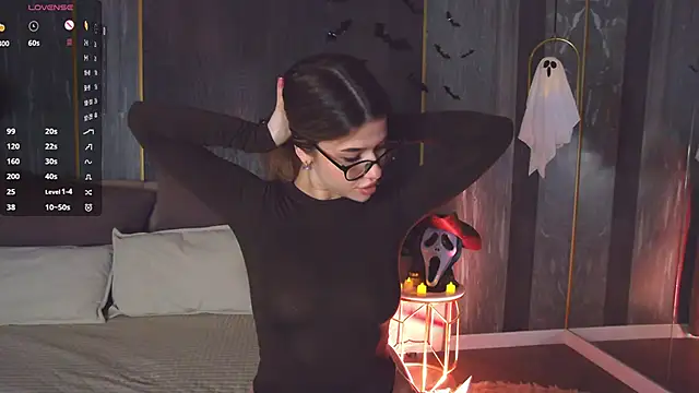 Snapshot of Sara_Lewiis chatting on October 28, 2025, 4:28 pm Sara Lewiis online show from October 28, 2025, 4:28 pm