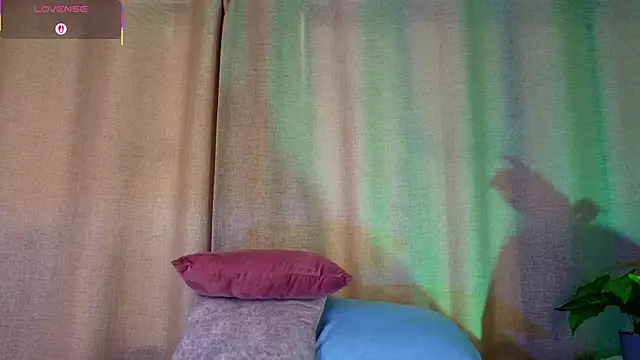 Snapshot of mia_bonneett chatting on October 19, 2025, 4:32 pm mia bonneett online show from October 19, 2025, 4:32 pm