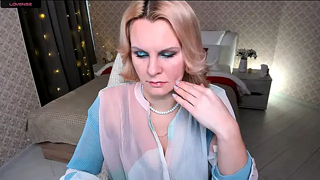 Louisa Bay online show from January 29, 2025, 8:18 am