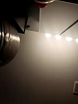 DevinToore online show from November 26, 2025, 6:46 am