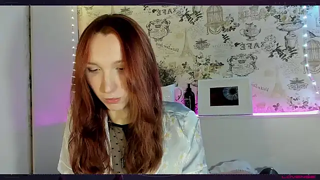 LisaIcon online show from December 17, 2024, 2:22 pm