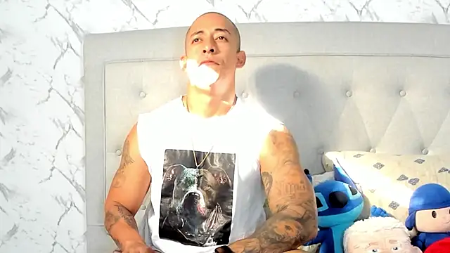 Snapshot of luigiferrara chatting on March 2, 2025, 9:08 pm luigiferrara online show from March 2, 2025, 9:08 pm