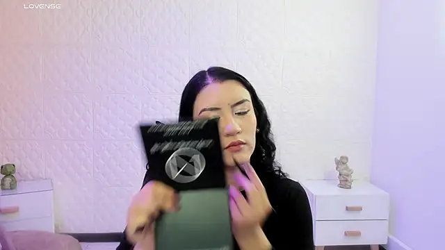 Violetaa diazz online show from February 4, 2026, 9:21 pm