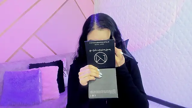 Violetaa diazz online show from February 12, 2026, 9:14 pm