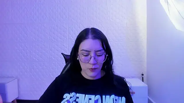 Snapshot of Violetaa_diazz chatting on July 1, 2026, 8:42 pm Violetaa diazz online show from July 1, 2026, 8:42 pm
