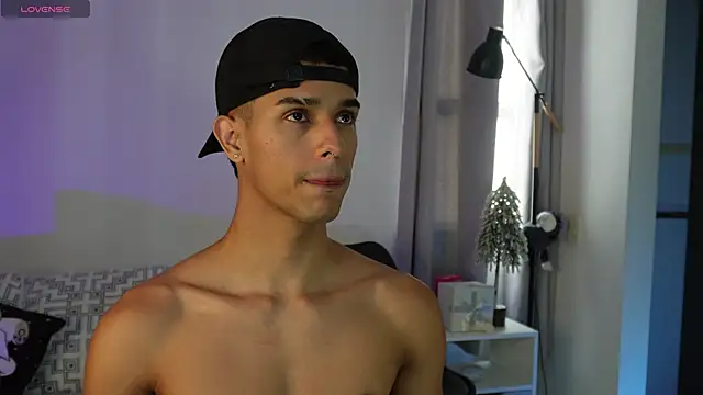 Snapshot of Busterspinter chatting on December 14, 2025, 3:50 pm Busterspinter online show from December 14, 2025, 3:50 pm