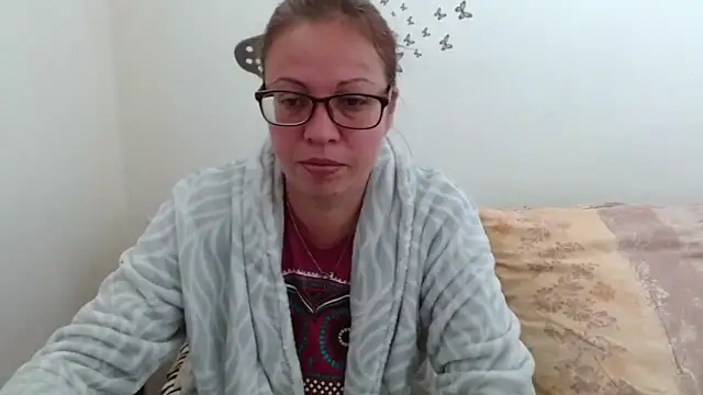 LadyHellene online show from March 7, 2026, 7:04 am