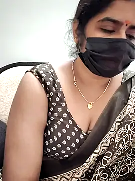 Snapshot of rani_deepa chatting on December 13, 2025, 8:04 pm rani deepa online show from December 13, 2025, 8:04 pm