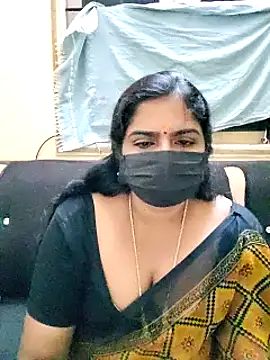 Snapshot of rani_deepa chatting on December 18, 2024, 4:38 pm rani deepa online show from December 18, 2024, 4:38 pm