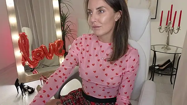 Snapshot of Beylly chatting on February 15, 2025, 6:02 am Beylly online show from February 15, 2025, 6:02 am