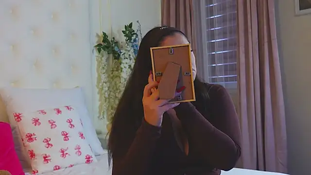 Amberseyes online show from March 25, 2026, 5:29 am