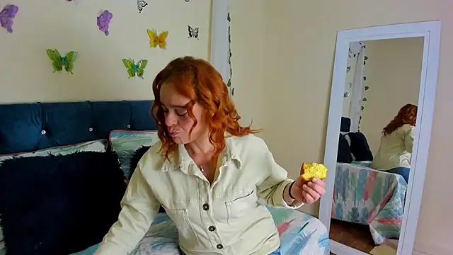 cristalwalker   online show from September 10, 2025, 11:42 am