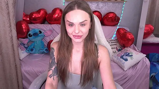 KiraGrayy online show from February 7, 2026, 2:14 pm