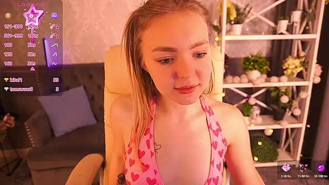 Snapshot of EmilySunshineS chatting on February 11, 2025, 9:46 pm EmilySunshineS online show from February 11, 2025, 9:46 pm