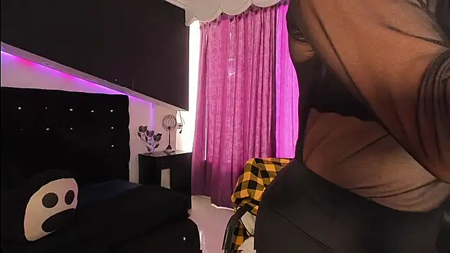 Snapshot of Coral_Gibson chatting on February 26, 2026, 1:00 pm Coral Gibson online show from February 26, 2026, 1:00 pm