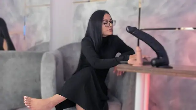 Ellaochoa online show from November 29, 2025, 11:32 am