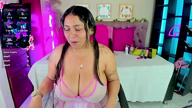 Snapshot of _Pamela_ebony chatting on May 14, 2026, 1:02 am Pamela ebony online show from May 14, 2026, 1:02 am