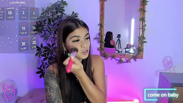 GiaFu online show from October 18, 2025, 9:39 pm