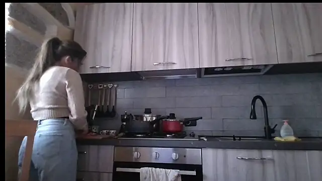 Snapshot of KarolinaReaper chatting on March 3, 2026, 11:50 am KarolinaReaper online show from March 3, 2026, 11:50 am