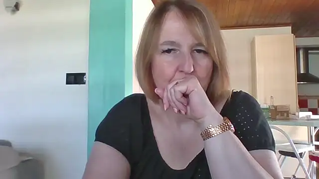 Sandcoq online show from April 21, 2026, 11:06 am