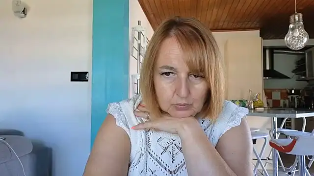 Snapshot of Sandcoq chatting on May 27, 2026, 8:11 am Sandcoq online show from May 27, 2026, 8:11 am