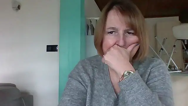 Sandcoq online show from March 23, 2026, 1:33 pm