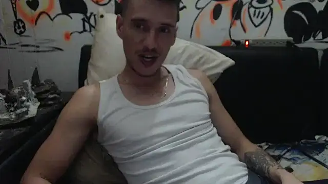 roystonee01 online show from February 24, 2026, 11:38 pm