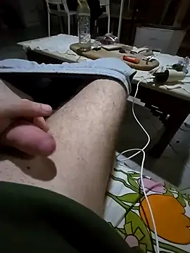 Snapshot of Alexxxmaster1312 chatting on December 13, 2025, 9:32 pm Alexxxmaster1312 online show from December 13, 2025, 9:32 pm