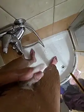 Snapshot of Alexxxmaster1312 chatting on December 17, 2025, 6:24 pm Alexxxmaster1312 online show from December 17, 2025, 6:24 pm