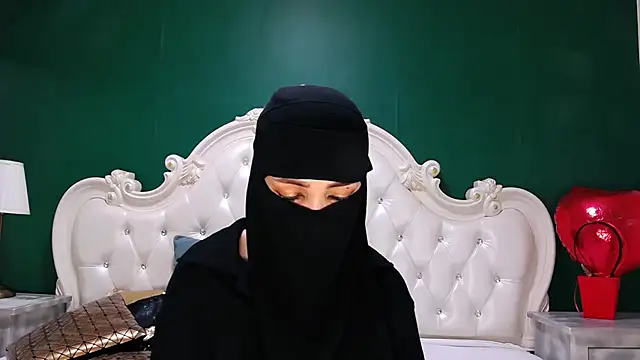 Snapshot of Hajar_Kar chatting on February 19, 2025, 5:05 am Hajar Kar online show from February 19, 2025, 5:05 am