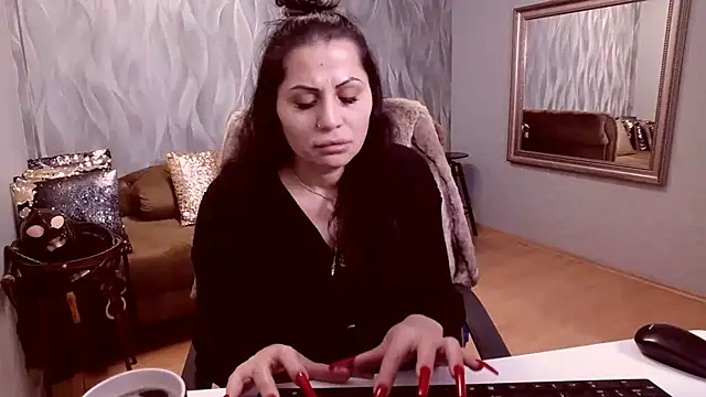 Snapshot of Sara_Poison chatting on February 28, 2025, 3:26 am Sara Poison online show from February 28, 2025, 3:26 am