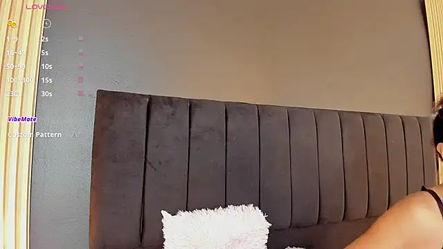 sweetsofia18 online show from May 27, 2026, 11:12 pm