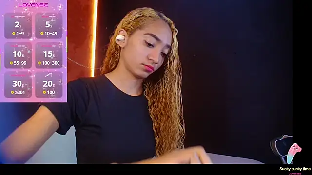 Snapshot of Charlotte_Love10 chatting on September 17, 2025, 11:45 am Charlotte Love10 online show from September 17, 2025, 11:45 am