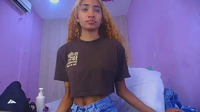 Snapshot of Charlotte_Love10 chatting on October 15, 2025, 10:56 am Charlotte Love10 online show from October 15, 2025, 10:56 am